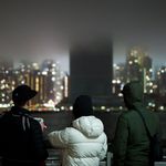 Anlässlich der 'Earth Hour' werden die Lichter im UN-Hauptquartier ausgeschaltet und das Gebäude ist dunkel.
