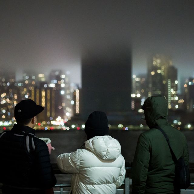 Anlässlich der 'Earth Hour' werden die Lichter im UN-Hauptquartier ausgeschaltet und das Gebäude ist dunkel.