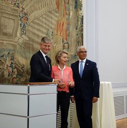 Untergeneralsekretär Jean-Pierre Lacroix, Verteidigungsministerin Ursula von der Leyen, Oberbürgermeister Ashok Sridharan 