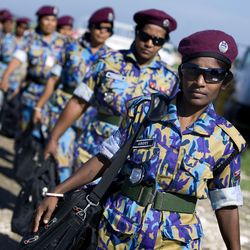 Eine rein weibliche Polizeieinheit aus Bangladesch tritt ihren Dienst in der United Nations Stabilization Mission in Haiti an. 